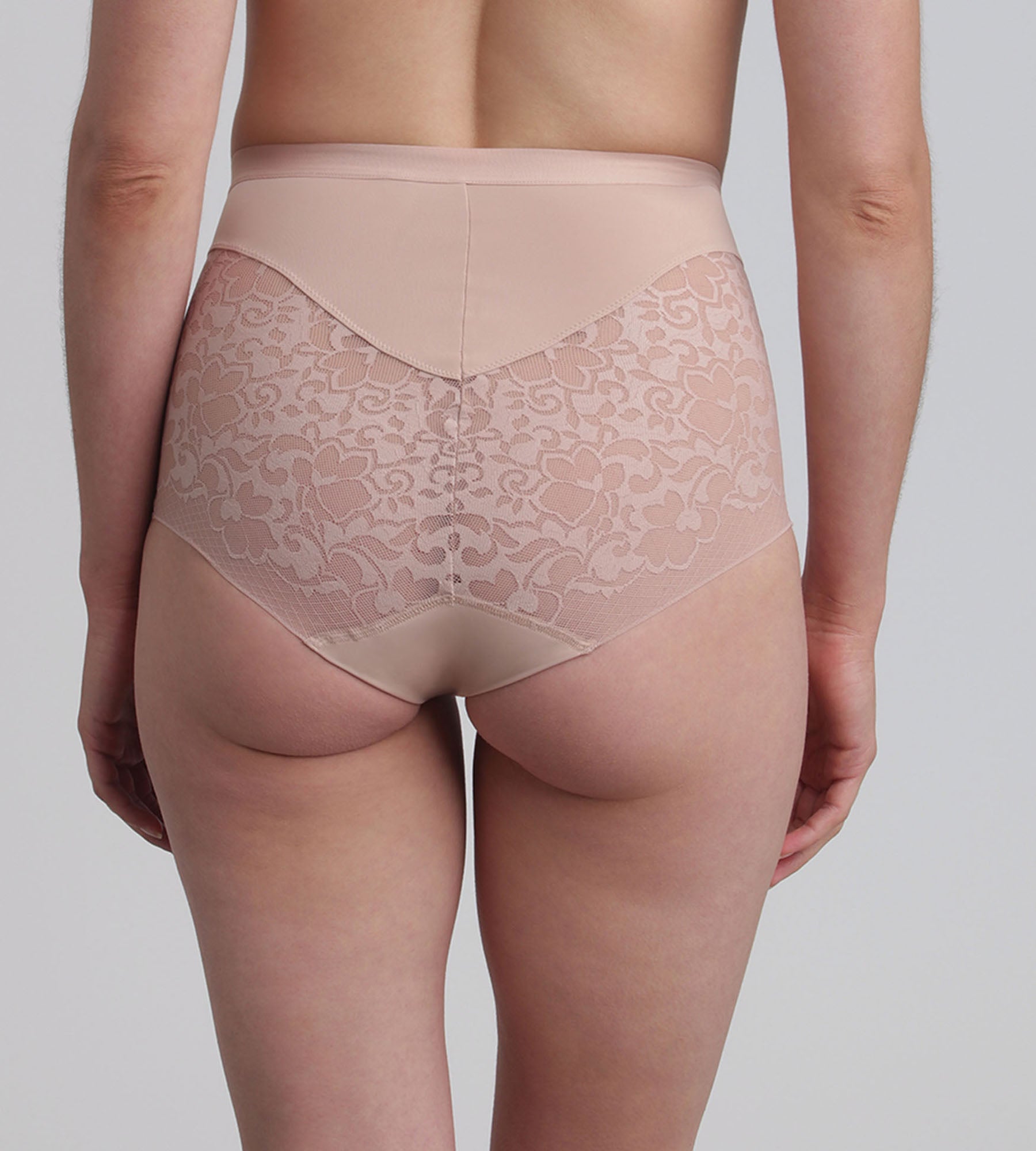 Playtex® High-waisted girdle in beige Expert in Silhouette