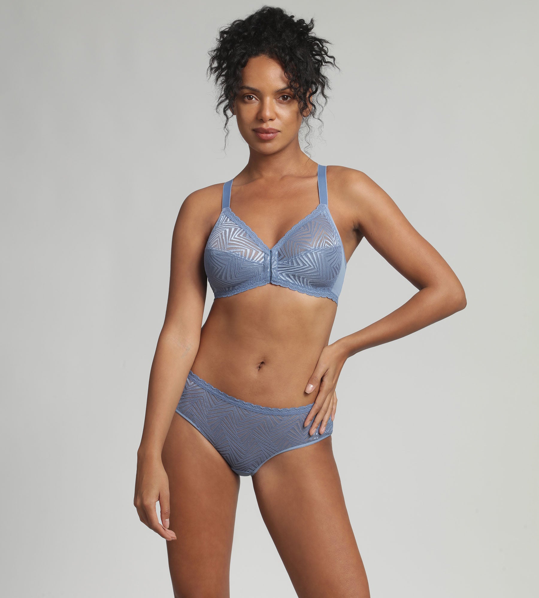 Playtex® Non-wired front closure bra in ocean blue Ideal Posture