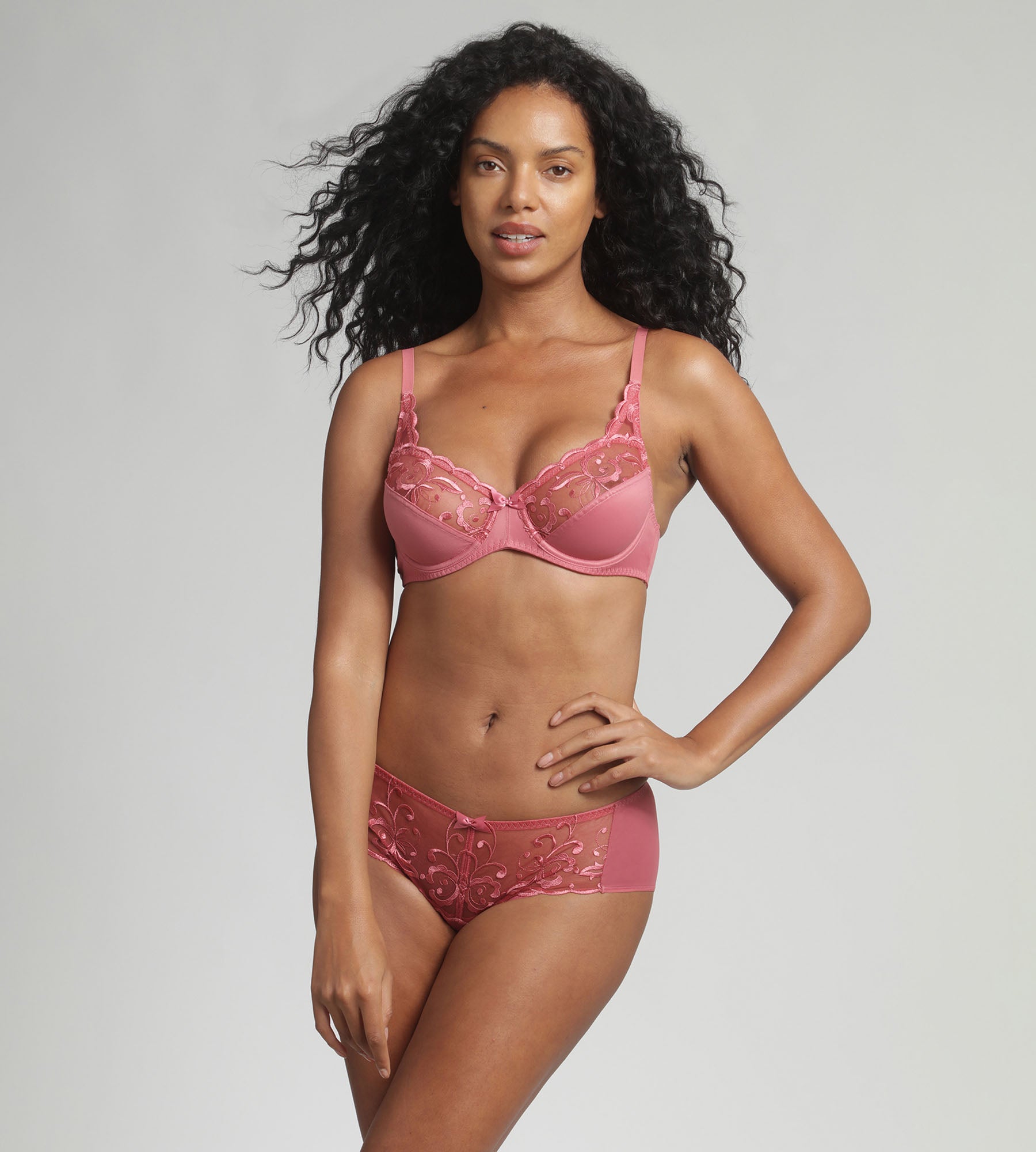 Playtex® Underwired bra in pink lady Essential Elegance Embroidery