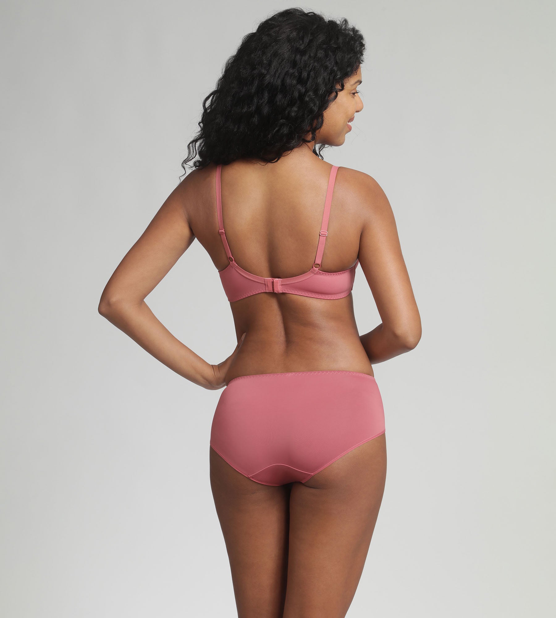 Playtex® Underwired bra in pink lady Essential Elegance Embroidery