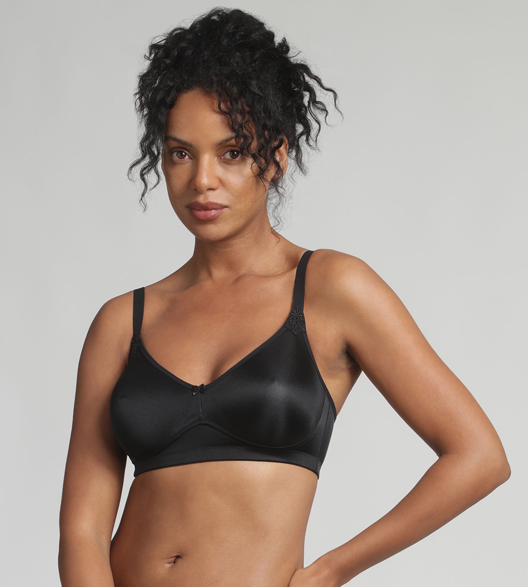 Playtex® Non-wired bra in black Essential Support