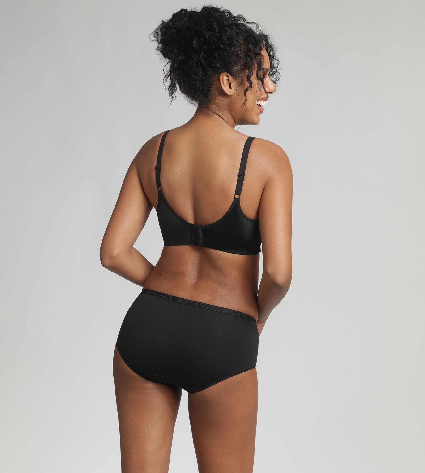 Playtex® Non-wired bra in black Essential Support