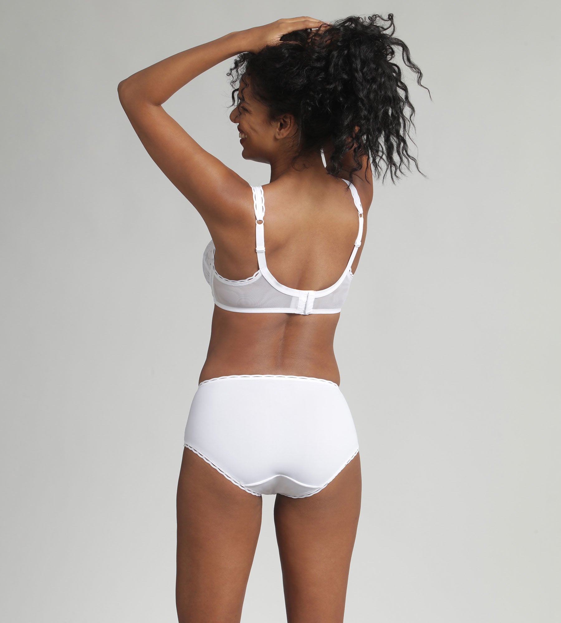 Playtex® Underwired bra in white Recycled Classic Lace Support