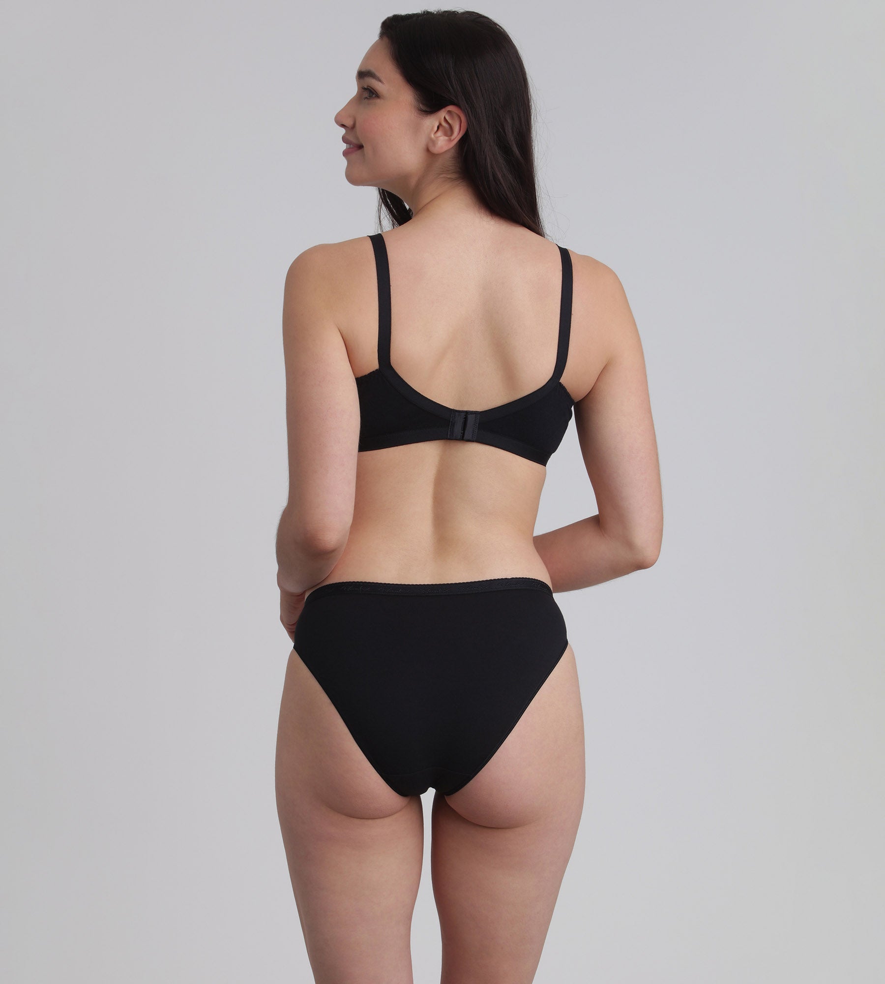 Playtex® Non-wired bra in black Essential Support Cotton