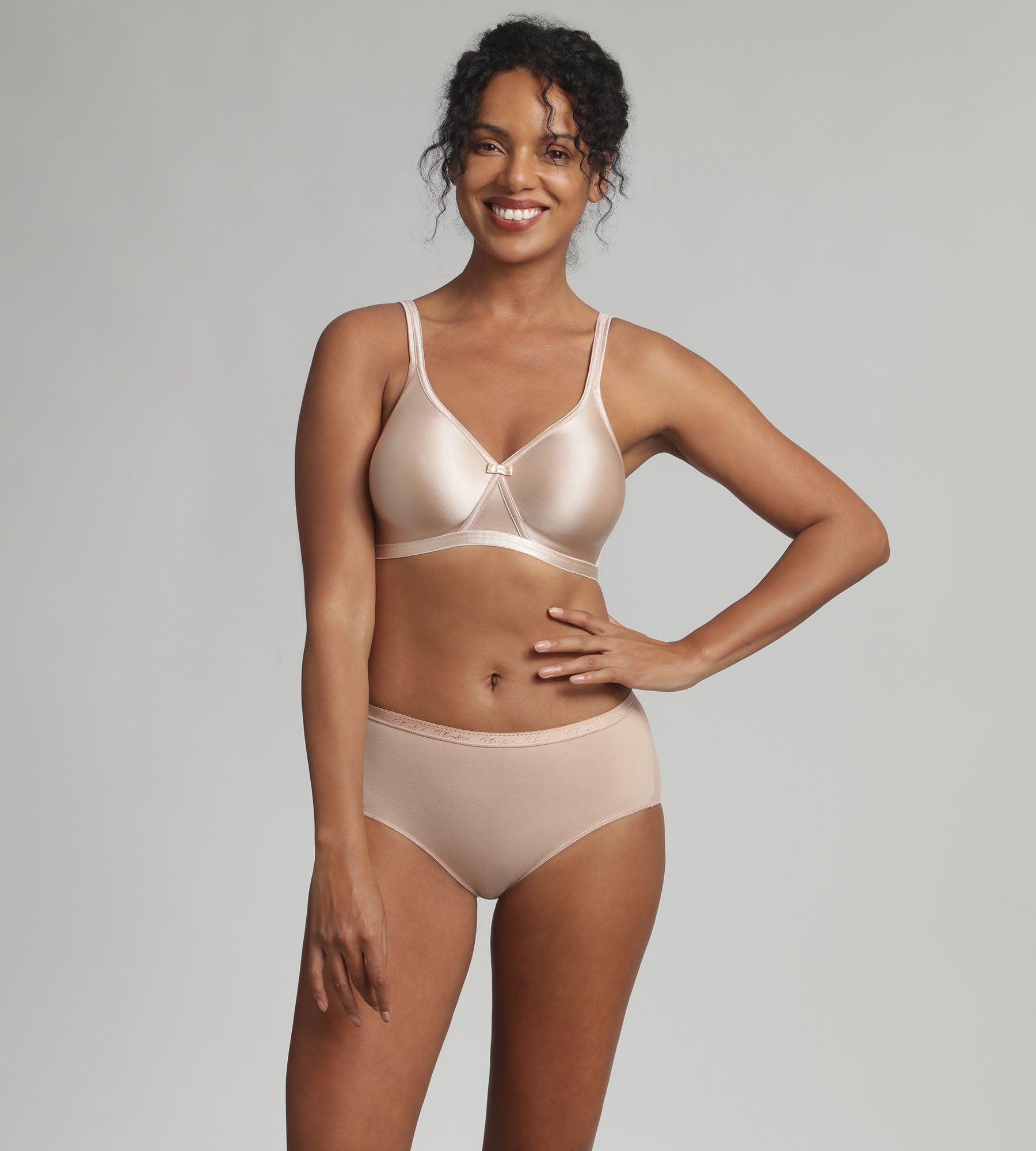 Playtex® Non-wired bra in beige Satiny Micro-Support
