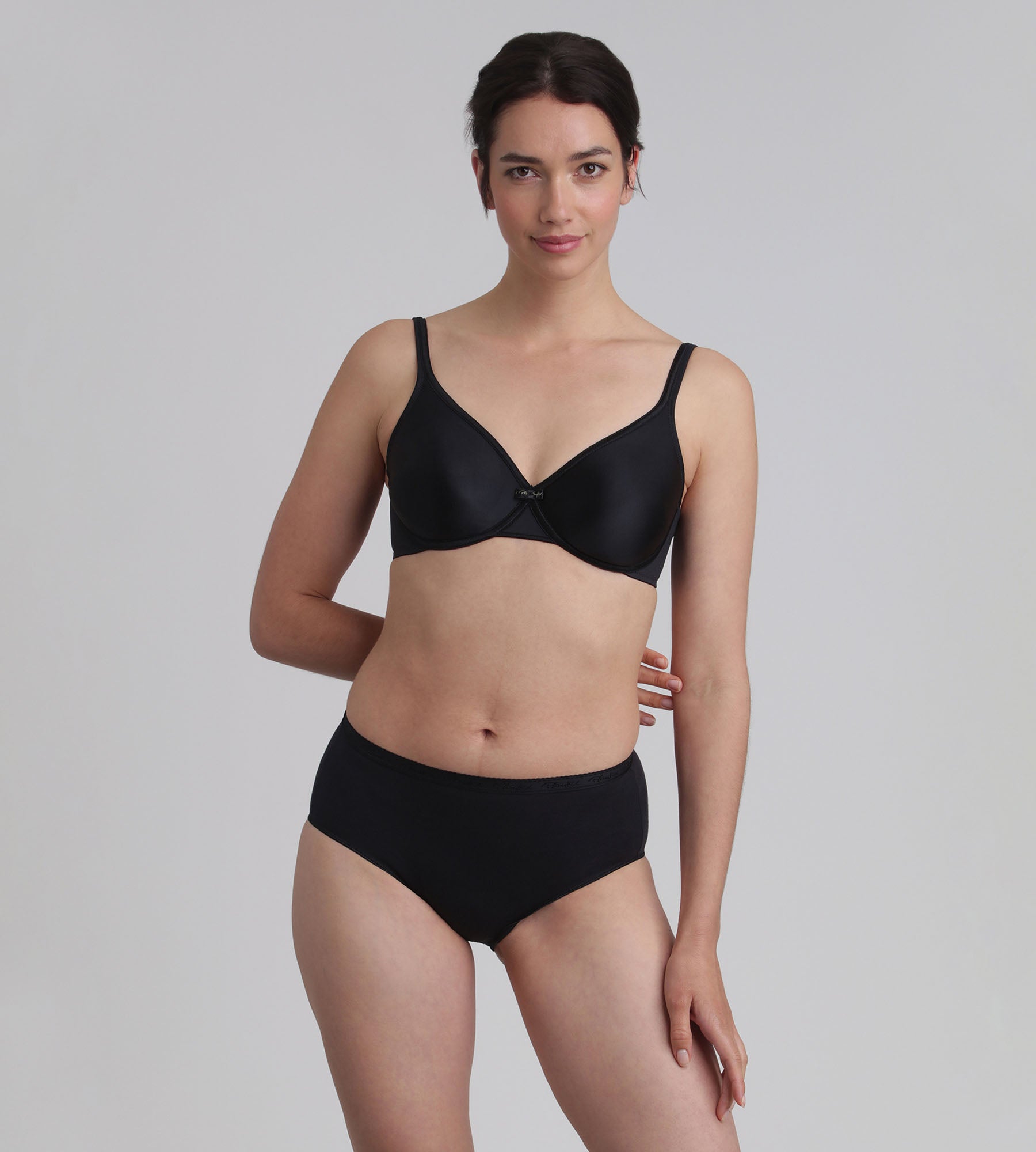Playtex® Underwired bra in black Satiny Micro-Support