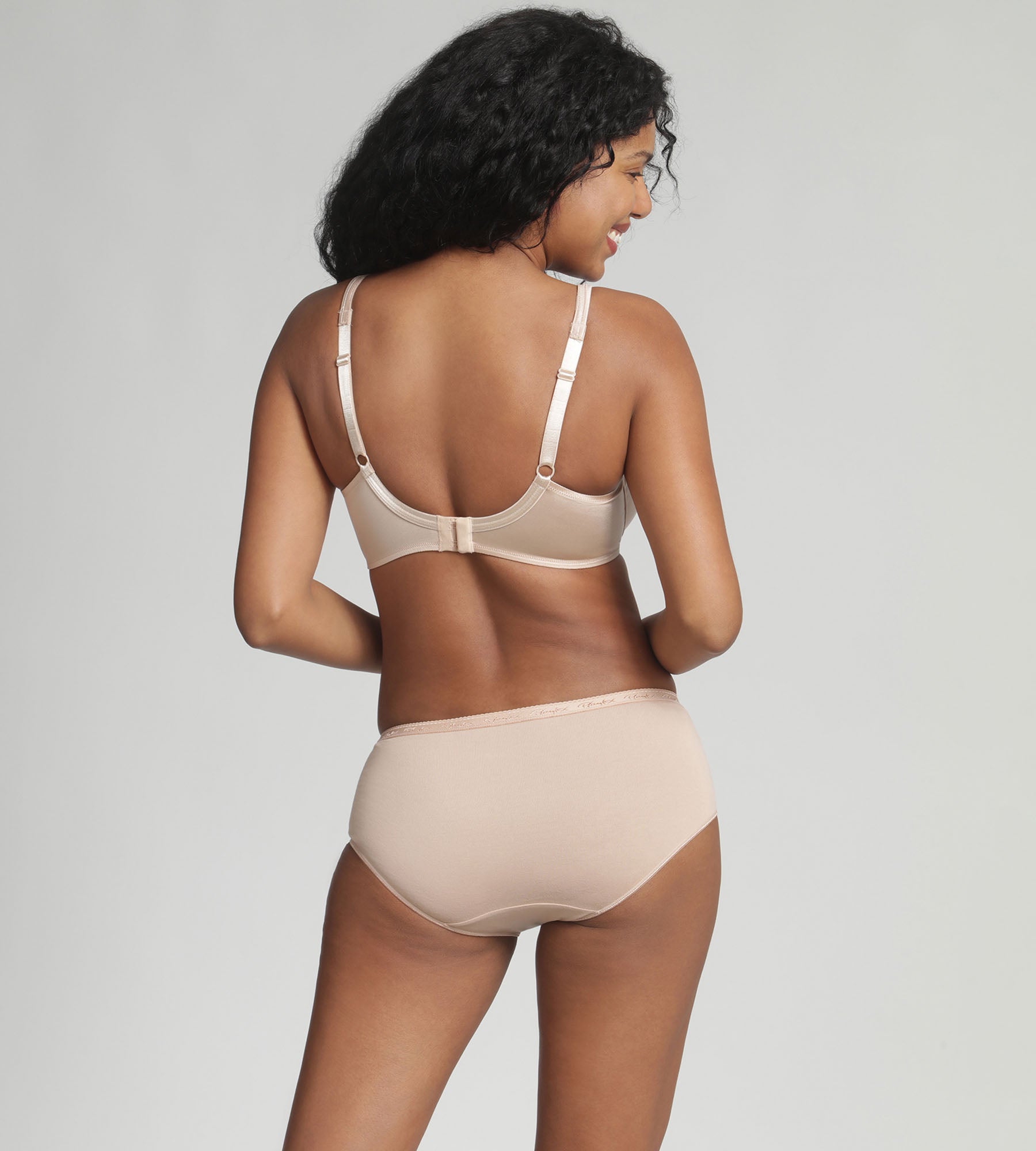 Playtex® Underwired bra in beige Satiny Micro-Support