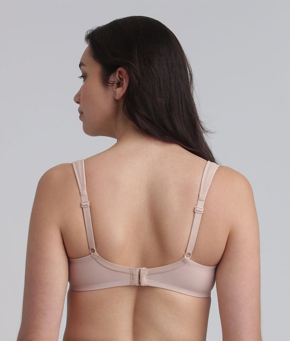 Playtex® Minimiser bra in beige Expert in Sillhouette