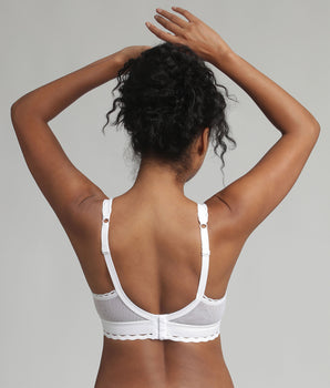 Non-wired bra in white Recycled Classic Lace Support
