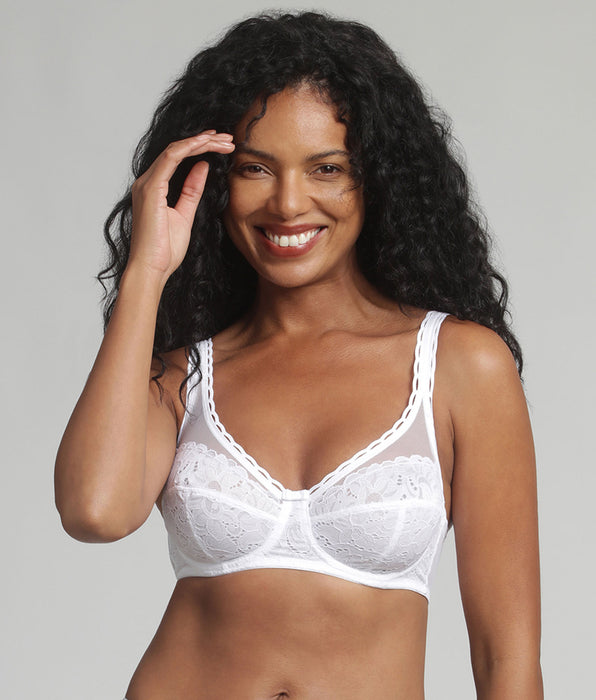 Playtex® Underwired bra in white Recycled Classic Lace Support
