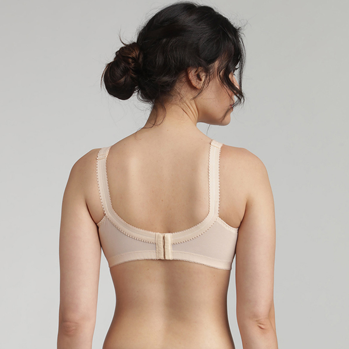 Non-wired bra in beige Cross Your Heart 556, , PLAYTEX
